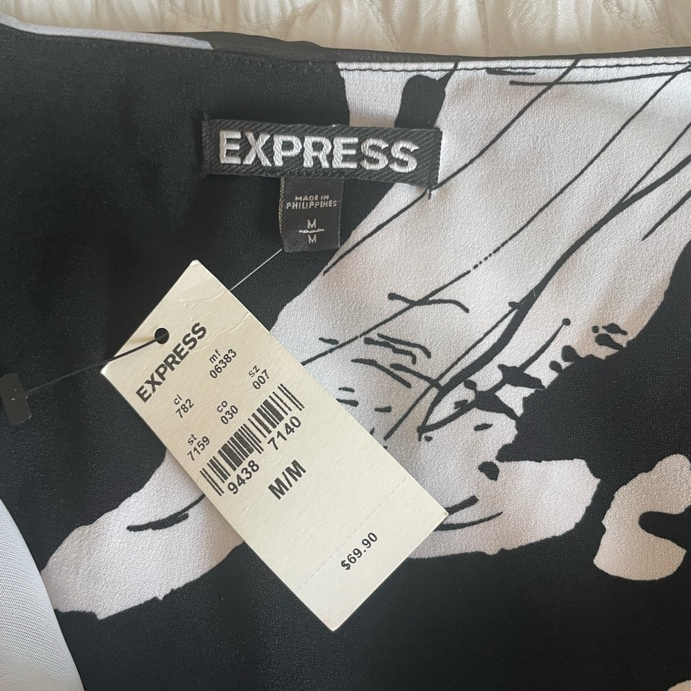 NWT Express Floral Dress Size Medium - Picture 10 of 11